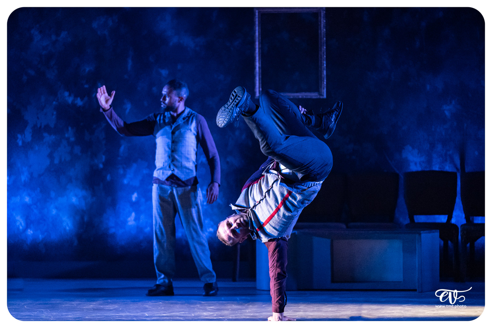 SUR LE FIL (CIE PYRAMID)